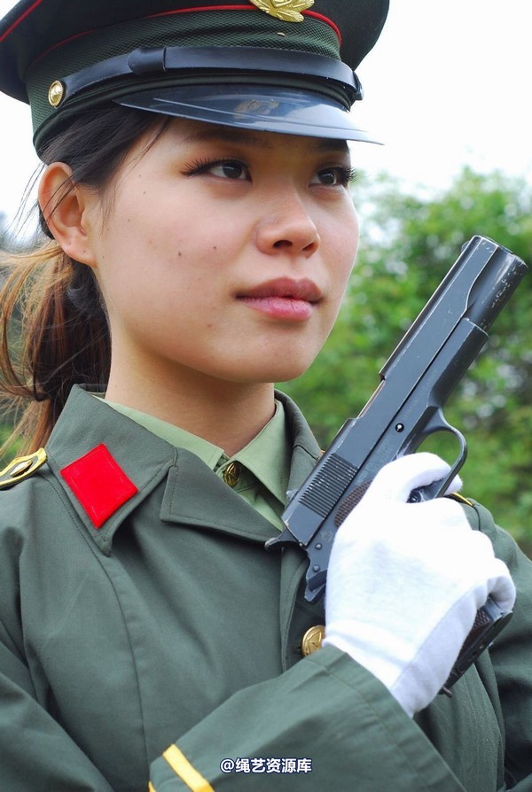 唯美之家 - 外拍军装三模特 第 421 张图片