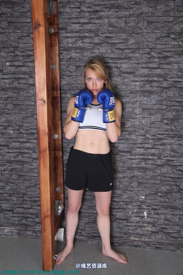 girlsinsteel - Cuffed in boxing gloves 第 30 张图片