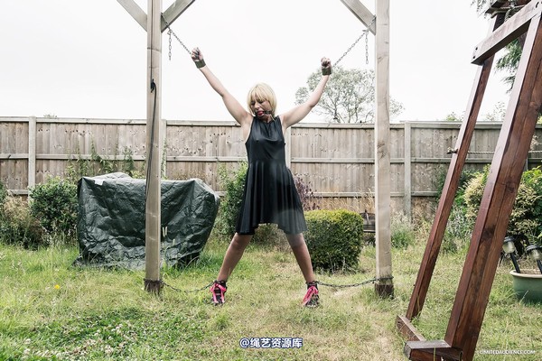 limitedaudience - 2014 kimmy louise powerless in chains 第 17 张图片