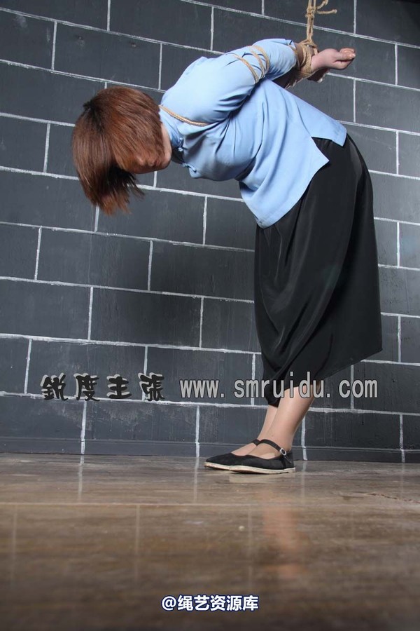 锐度主张 - 五四装后手吊模特：瑶瑶 第 7 张图片