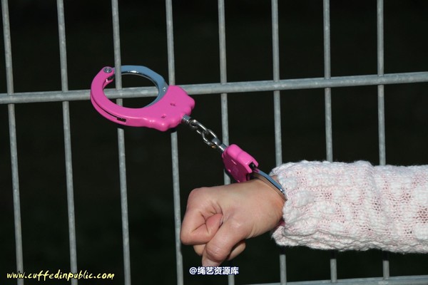 girlsinsteel - Two handcuffs 第 39 张图片