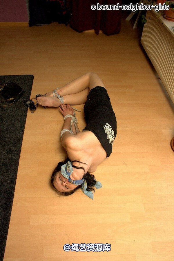 bound-neighbor-girl - Tanja surprised at home Part 1 第 40 张图片