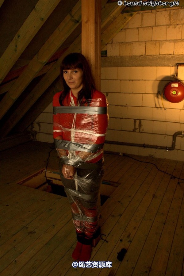 bound-neighbor-girl - Susan - Tied up in the Attic 2 第 26 张图片