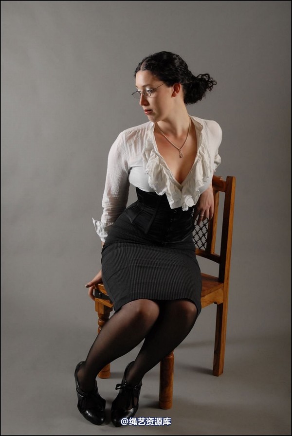 simplytied - Secretary with corset 第 1 张图片
