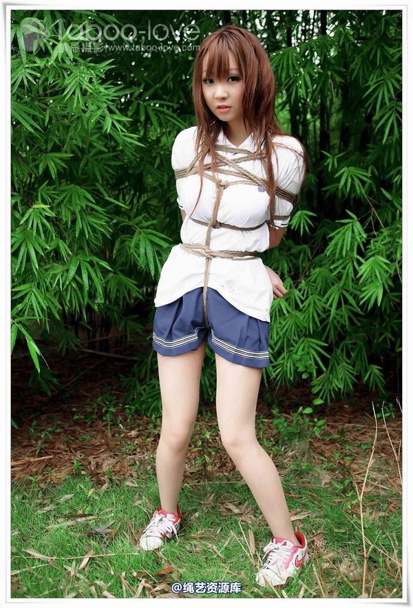 禁忌摄影 - No.012 桃�A �W生妹的警服�o�`秋�[ 第 9 张图片
