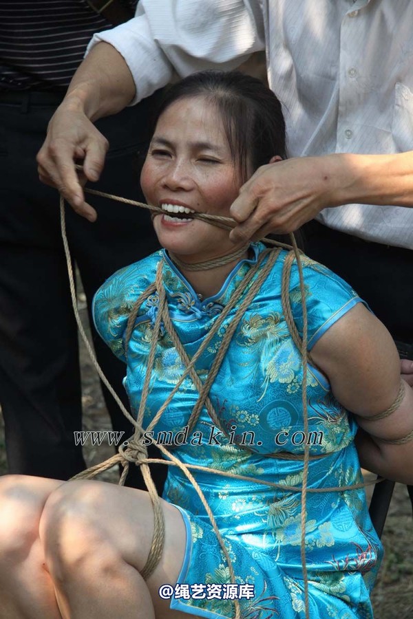 锐度主张 - 第六届锦绣江南-蓝旗袍椅绑女M会员：瓶儿 第 17 张图片