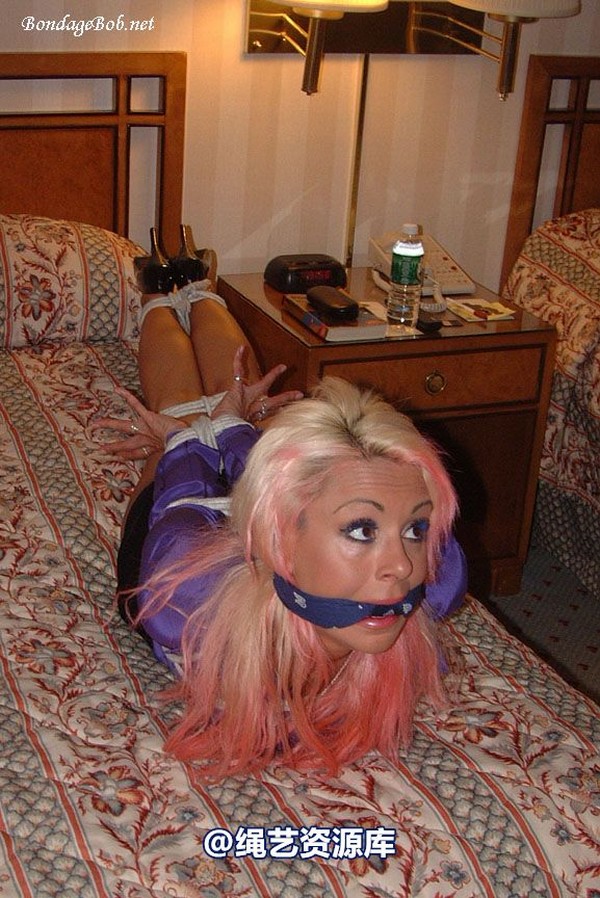 bondagebob - Stacy Burke Hotel room bound 第 27 张图片