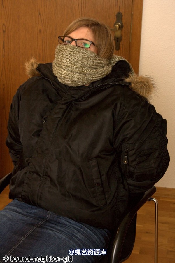 bound-neighbor-girl - Guest Melissa - Wintry robbery 第 43 张图片