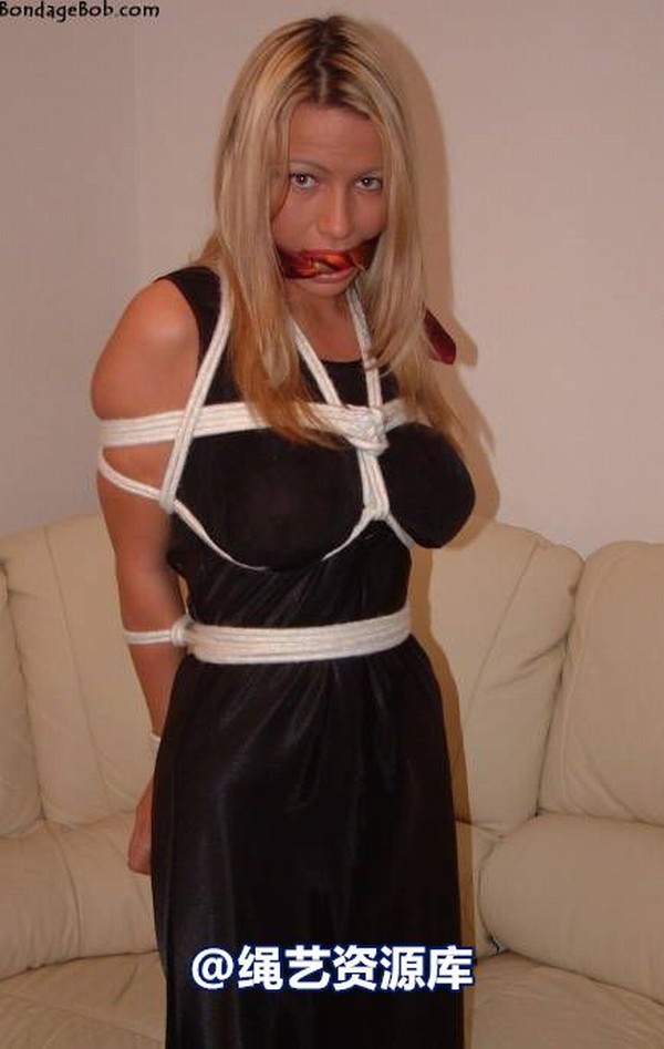 bondagebob - Taylor Black gown 1 第 17 张图片