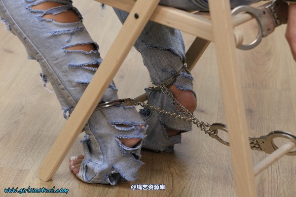 girlsinsteel - Hot jeans girl cuffed on a chair 第 47 张图片