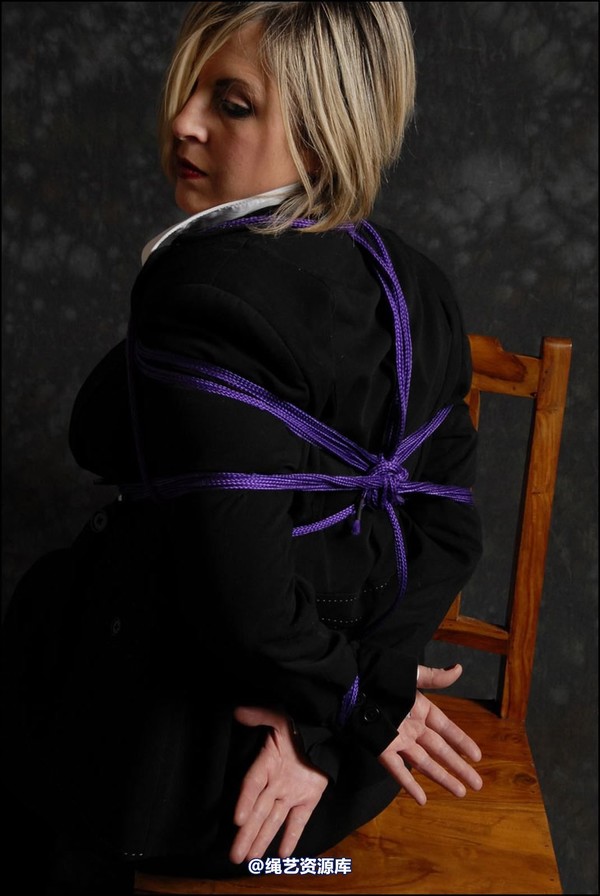 simplytied - P Woman in Black 第 9 张图片