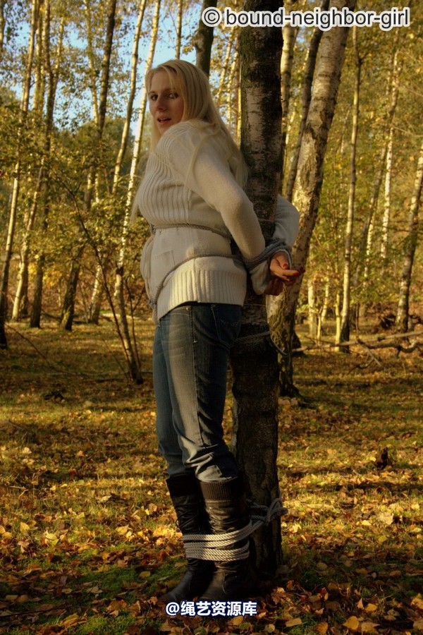 bound-neighbor-girl - Bambi - Tied up in the autumn woods Part 1 第 41 张图片