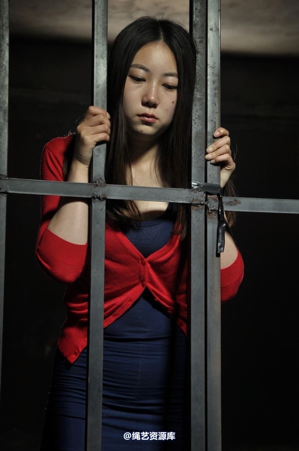 mj影视 - 车模梅晓雯 第 21 张图片