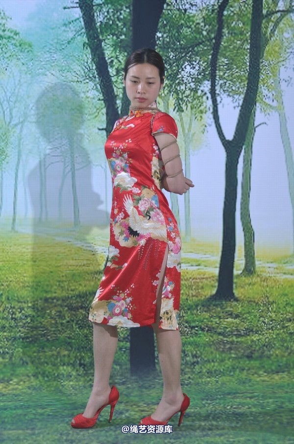 mj影视 - 三大模特争秀1 第 24 张图片