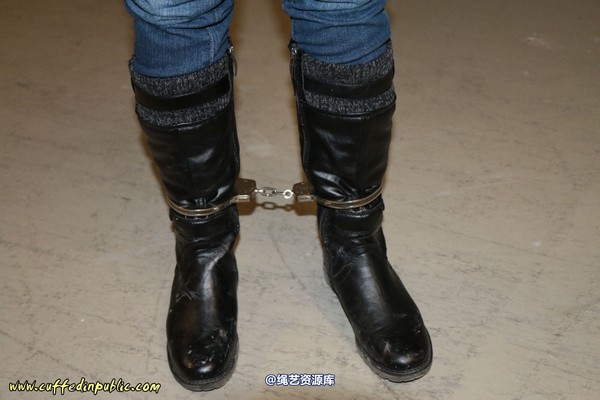 girlsinsteel - Alone at the basement 第 34 张图片