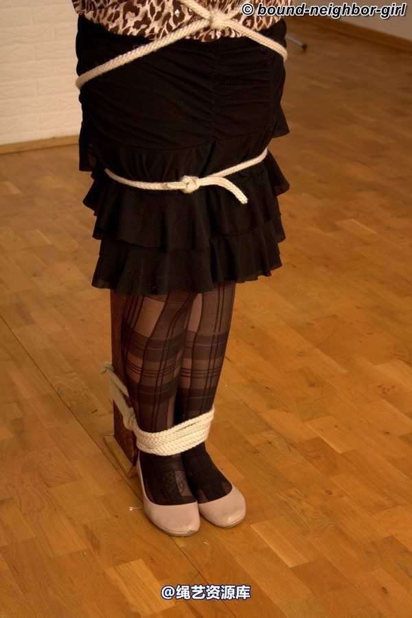 bound-neighbor-girl - Melina - Tied up in the office 2 第 50 张图片