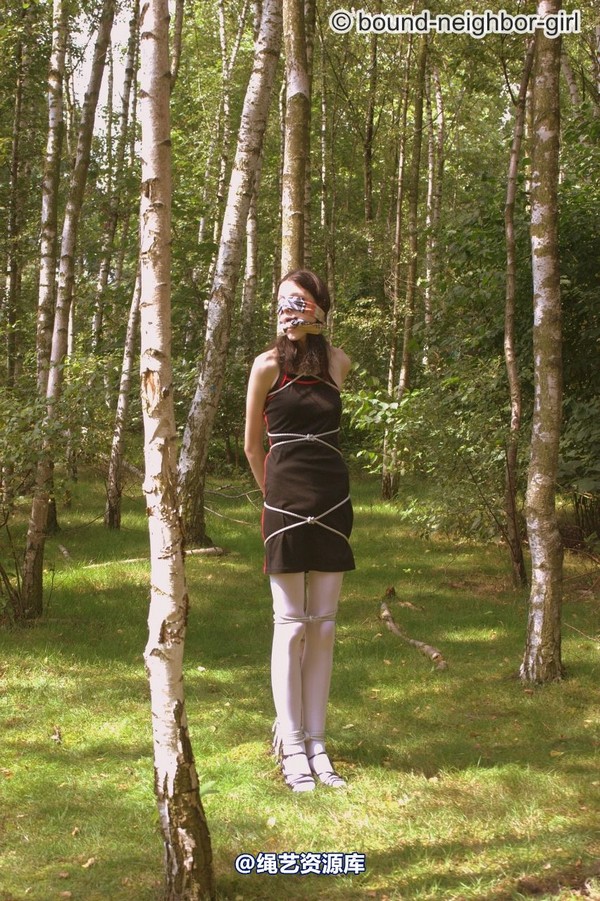 bound-neighbor-girl - Tanja - Tied up in the forest 2 第 43 张图片
