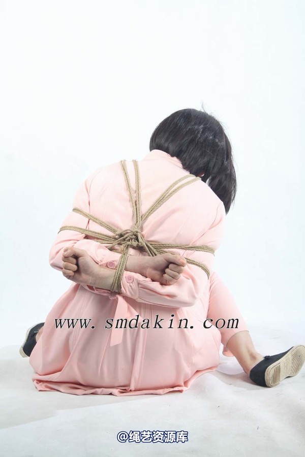 锐度主张 - 粉色护士服花样捆绑模特：碧菡 第 5 张图片