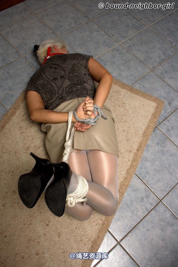 bound-neighbor-girl - Elena - Tied at home 2 第 17 张图片