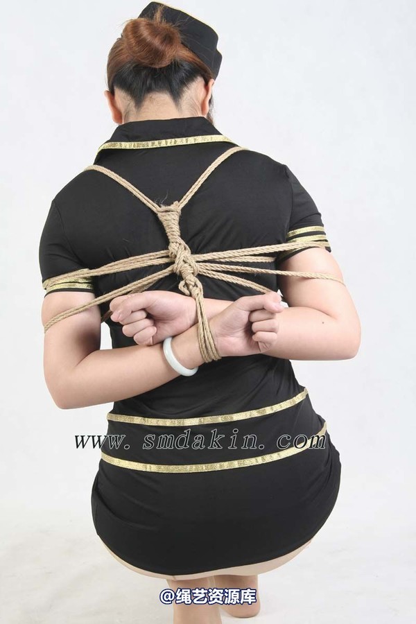 锐度主张 - 情趣警服捆绑模特：嗨嗨 第 20 张图片