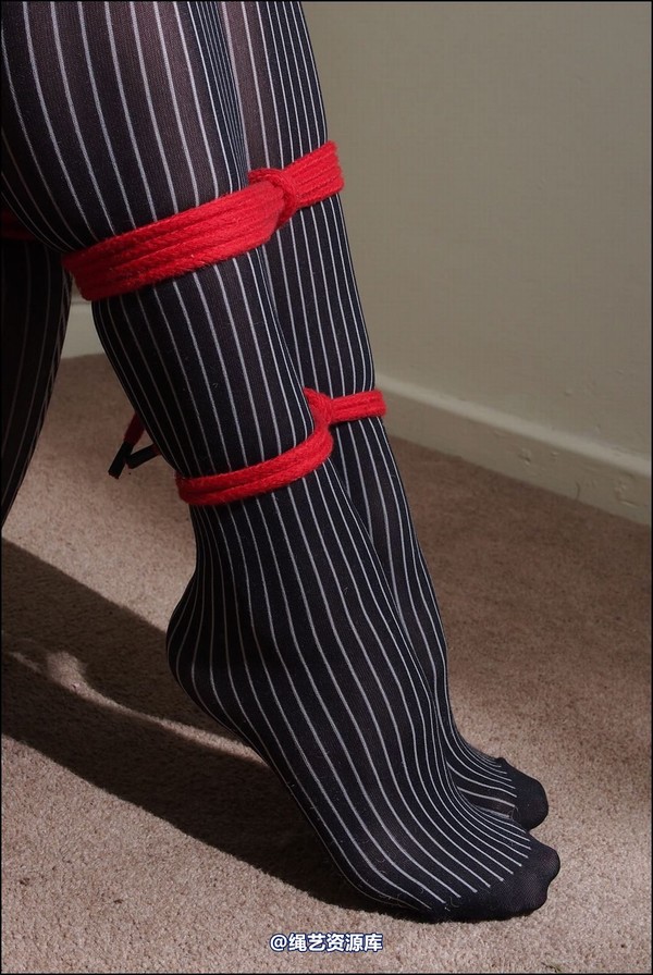 simplytied - Ariel jumper and tights 第 35 张图片