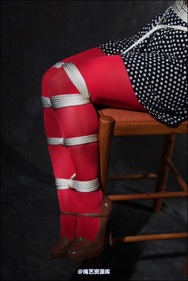 simplytied - She wanted to wear red tights 第 27 张图片