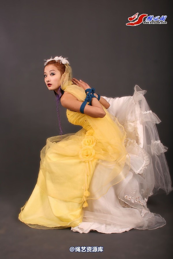 雅俗阁 - 20060402雪儿黄色婚纱 第 28 张图片