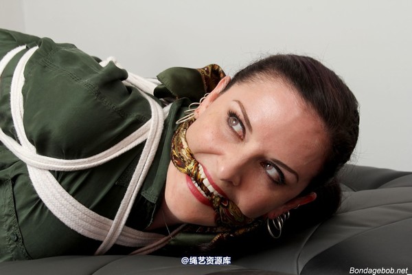 bondagebob - Caroline Pierce Tight Hogtie 第 127 张图片