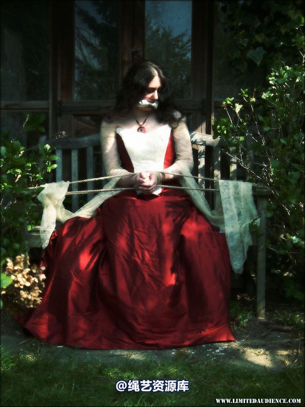 limitedaudience - 2007 catya snatched bride 第 8 张图片