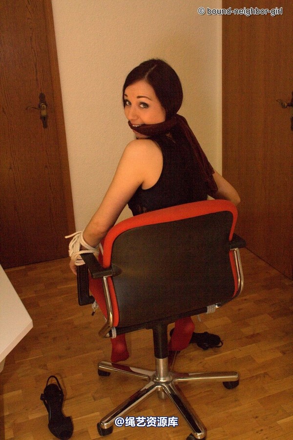 bound-neighbor-girl - Darline - Office bondage 3 第 24 张图片