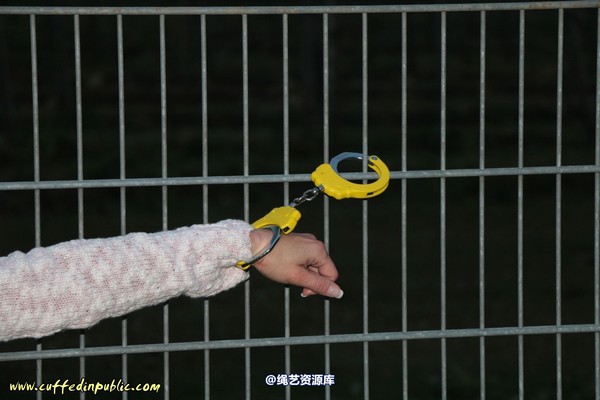 girlsinsteel - Two handcuffs 第 32 张图片