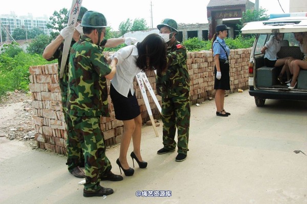 mj影视 - 血的代价刑前押送2013-08-26 第 160 张图片