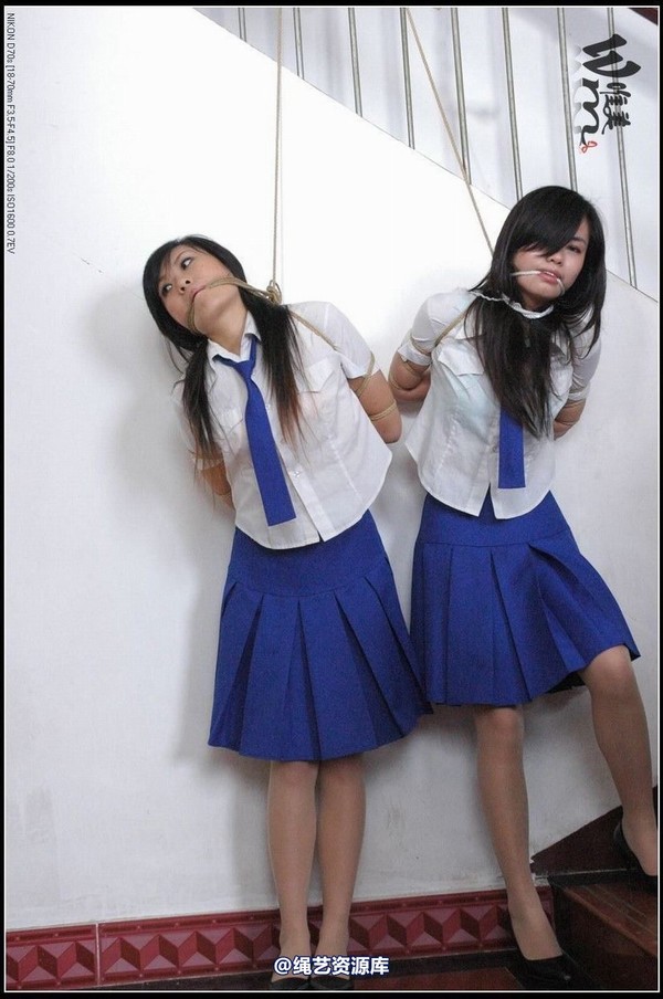 唯美之家 - 2008-09-24制服群绑 第 62 张图片