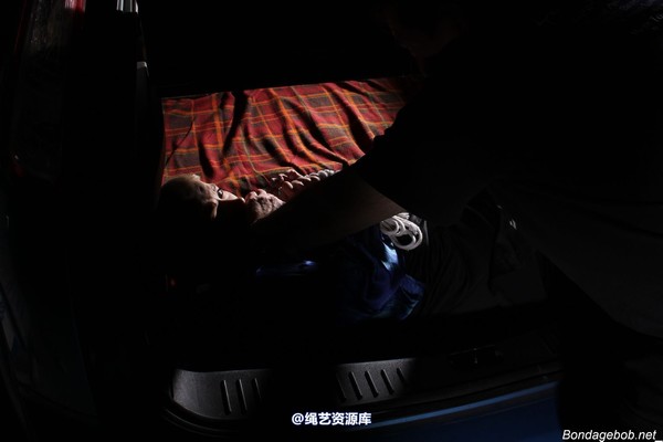 bondagebob - Temptress Kate Going for a ride 第 6 张图片