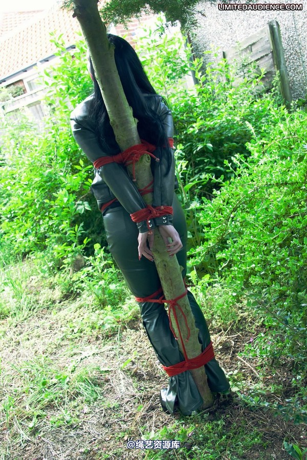limitedaudience - 2011 rebekka raynor one with the tree 2 第 36 张图片