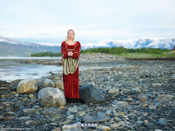 restrainedelegance - Transported Princess 第 29 张图片