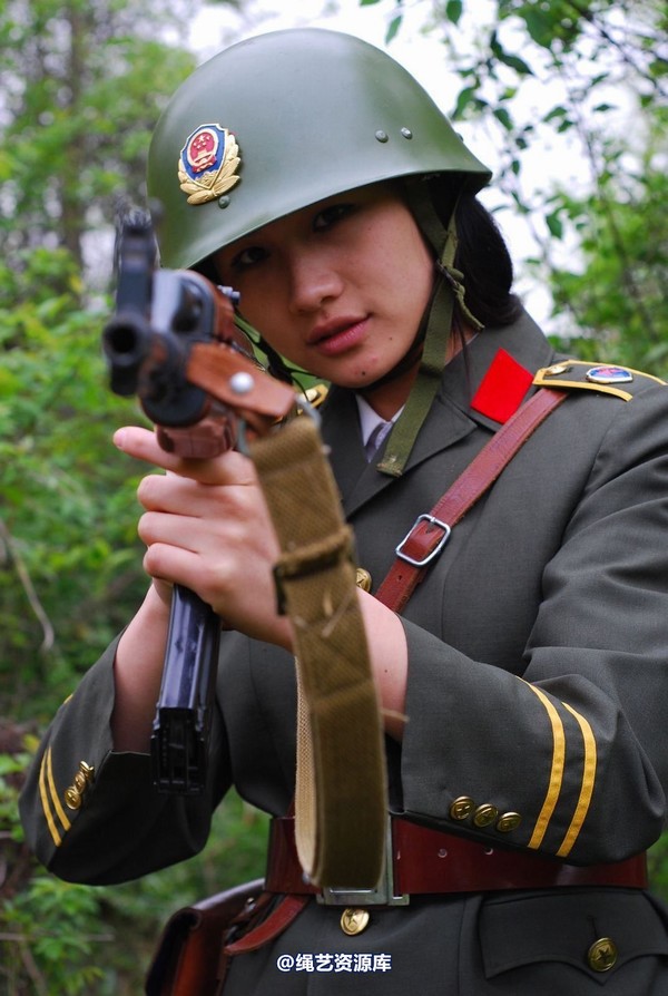 唯美之家 - 外拍军装三模特 第 104 张图片