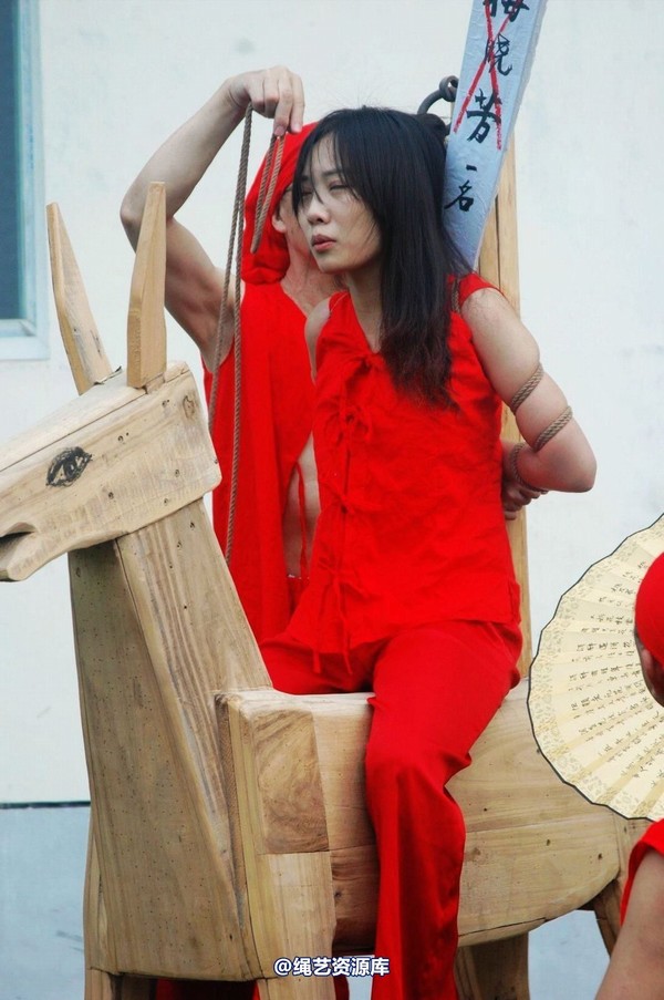 mj影视 - 血的代价-红罪衣刑场木驴斩－梅晓芳2013-08-26 第 257 张图片
