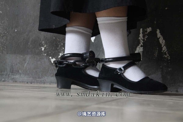 锐度主张 - 黑布鞋白袜镣铐模特：小芳 第 46 张图片