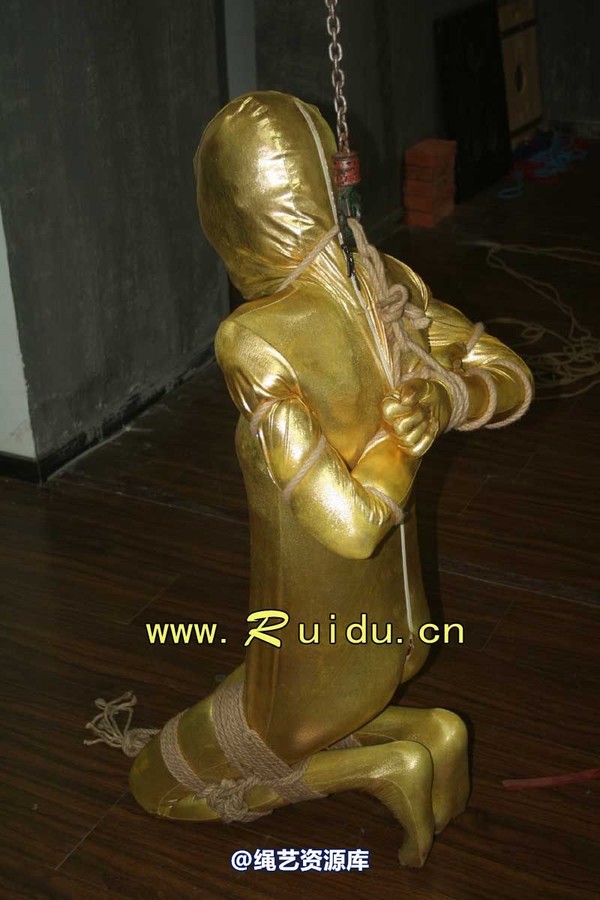 锐度主张 - 20070921第34期 影片胶衣紧缚悬吊图片 第 89 张图片