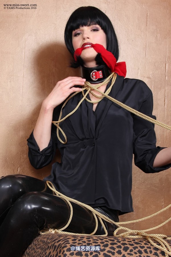 miss-sweet - ILSA IN BLACK 第 187 张图片