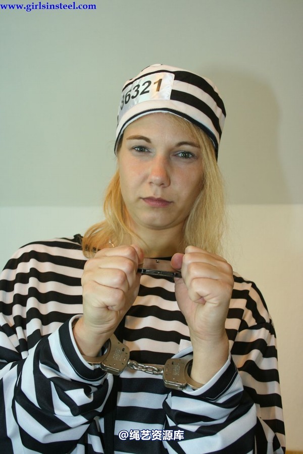 girlsinsteel - 2 dangerous girls as convicts 第 34 张图片