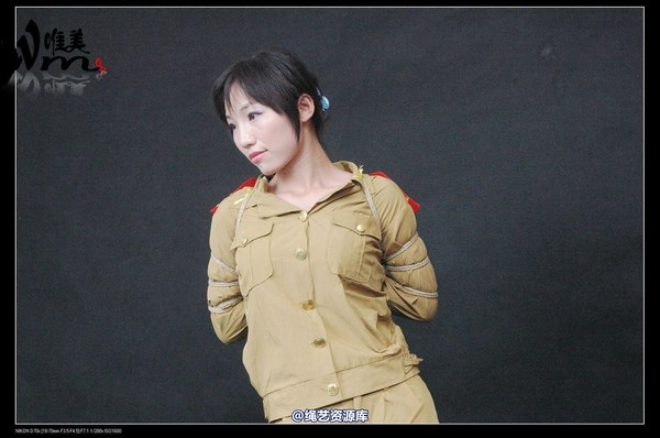 唯美之家 - 2008-08-06水柔军装 第 186 张图片