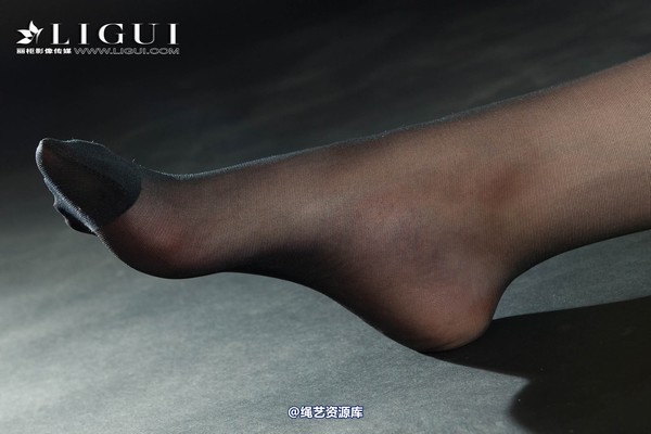 丽柜美束 - 2018-08-31 小戈 镣铐 第 39 张图片