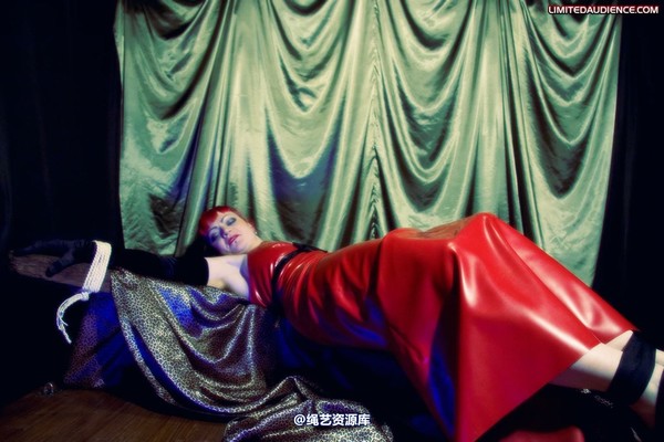 limitedaudience - 2010 raevan bound to a cross 2 第 22 张图片