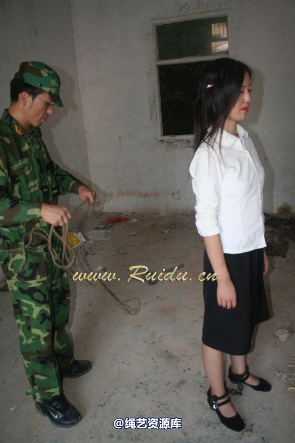 锐度主张 - 20071125第44期 宝宝室外捆绑图，有押解 第 38 张图片