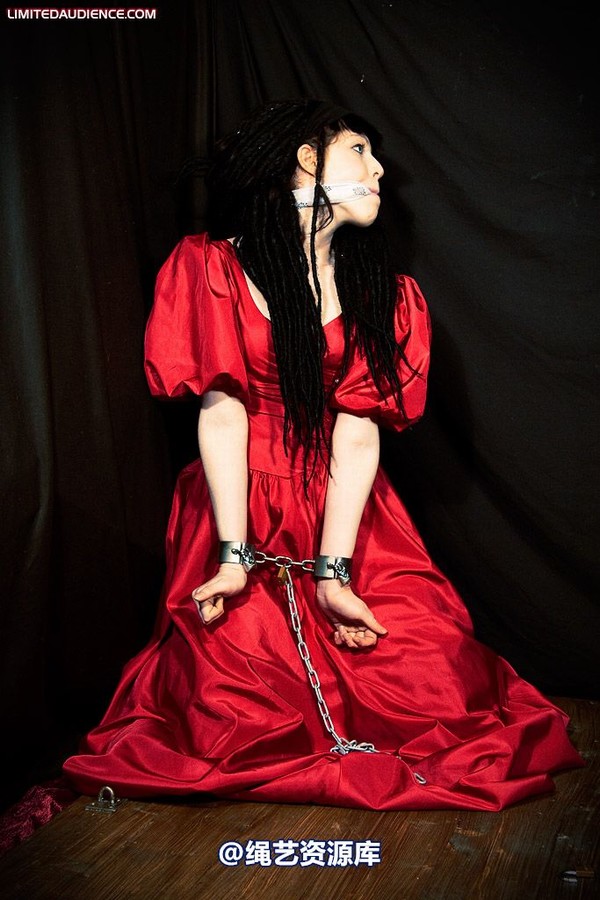 limitedaudience - 2009 catya lex eleven in the dungeon 第 5 张图片