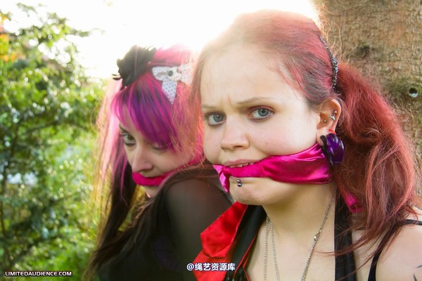 limitedaudience - 2011 beckykat loltaru moored to tree 第 23 张图片