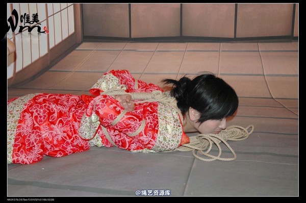 唯美之家 - 08-05-29盈盈汉服-护士装 第 122 张图片