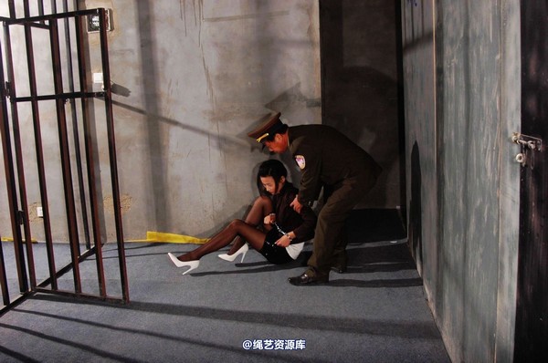 mj影视 - 倾心罪恶红唇1 第 363 张图片